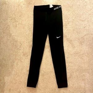 Black Nike pro leggings